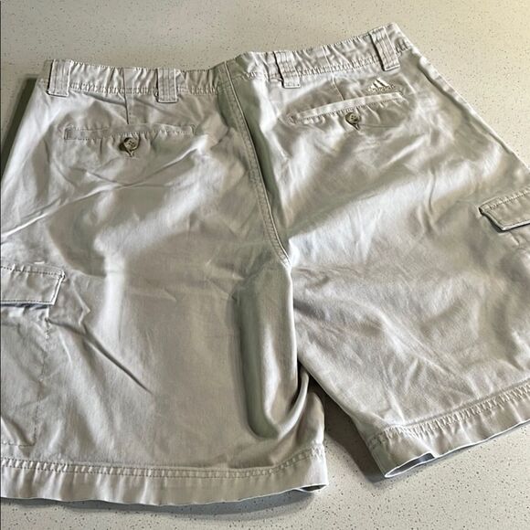 Adidas Tan Khaki Vintage Cargo Stretch Shorts with Textured Fabric Size 34/8.5 - Picture 4 of 8